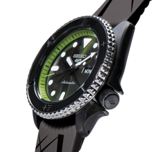 Load image into Gallery viewer, Seiko 5 Sports One Piece Roronoa Zoro Limited Edition SRPH67