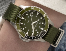 Load image into Gallery viewer, Hamilton Khaki Navy Scuba Quartz (H82241961)
