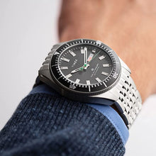 Load image into Gallery viewer, Timex 40 mm Waterbury Dive Automatic
